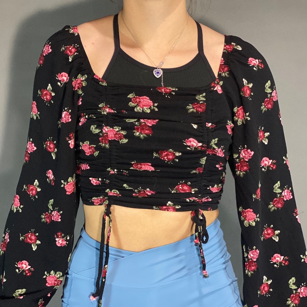Wild Fable Floral Cinched Crop Long Sleeve Size XS
